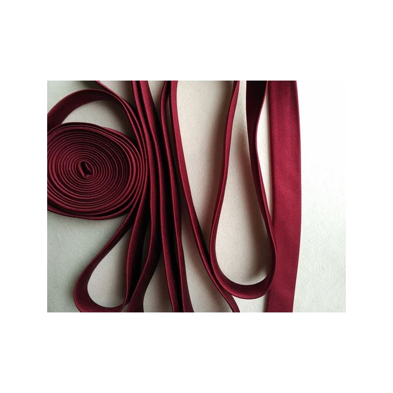 Lacet / ruban satiné : BORDEAUX