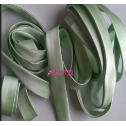 Lacet / ruban satiné : VERT AMANDE