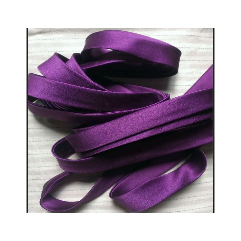 Lacet / ruban satiné : VIOLET FONCE