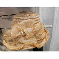 Chapeau : doré