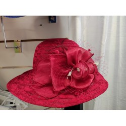 Chapeau : bordeaux